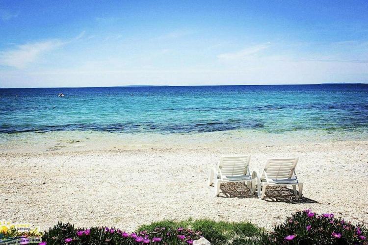 Mobile Home Mediteran Superior By The Pool In Caravan Park Strasko, Novalja Bagian luar foto